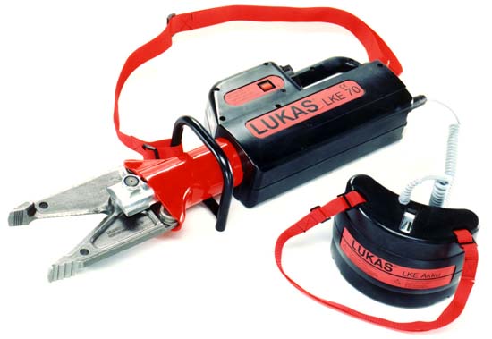 Self-Contained Pipe Cutting Shear